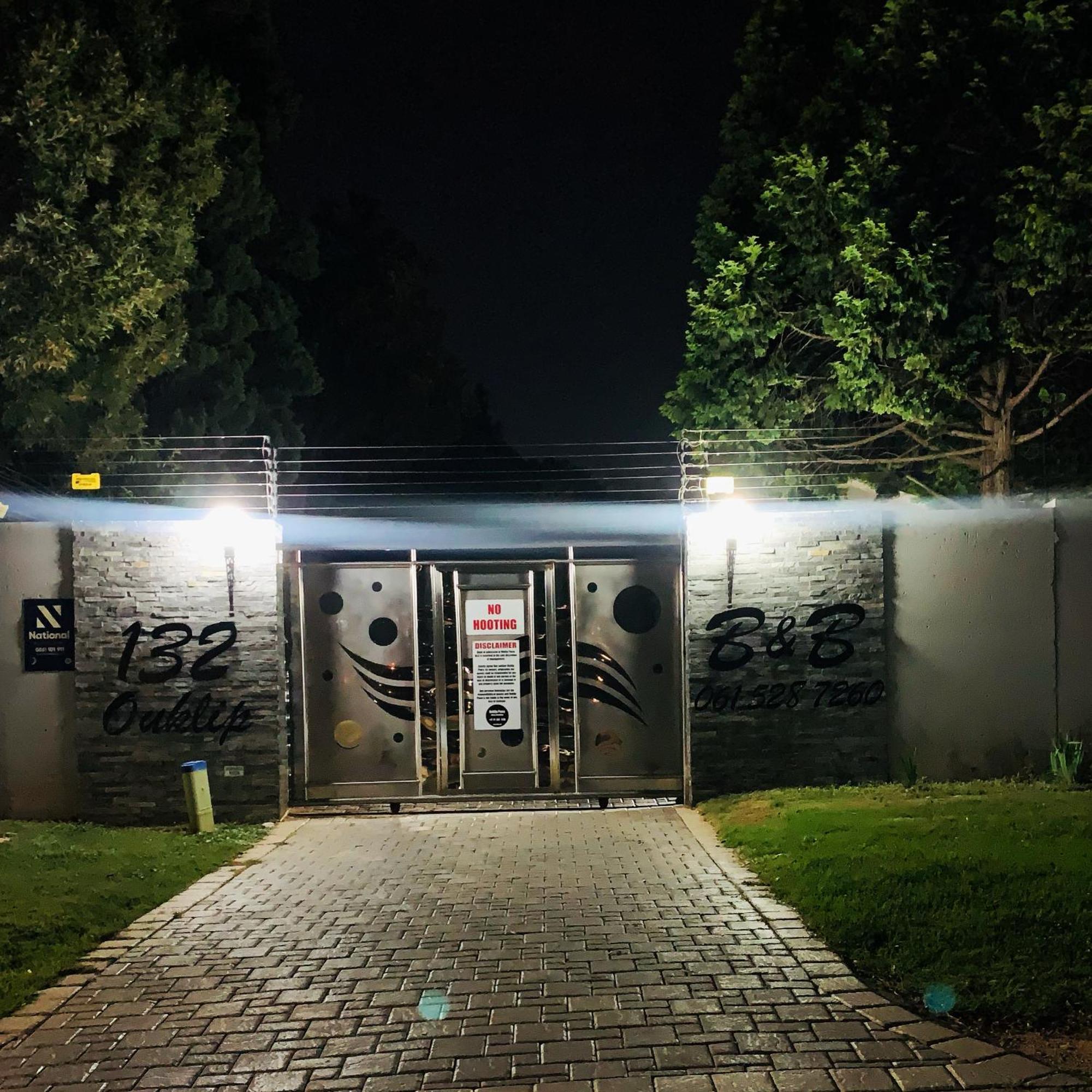 Ouklip Place Hotels Roodepoort Exterior photo
